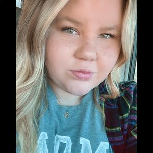 Meet your Posher, Breanne